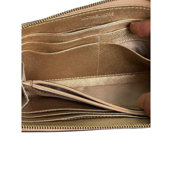 MICHAEL Michael Kors Jet Set Travel Metallic Leather Wallet*Gorgeous*Like new - Picture 7 of 11